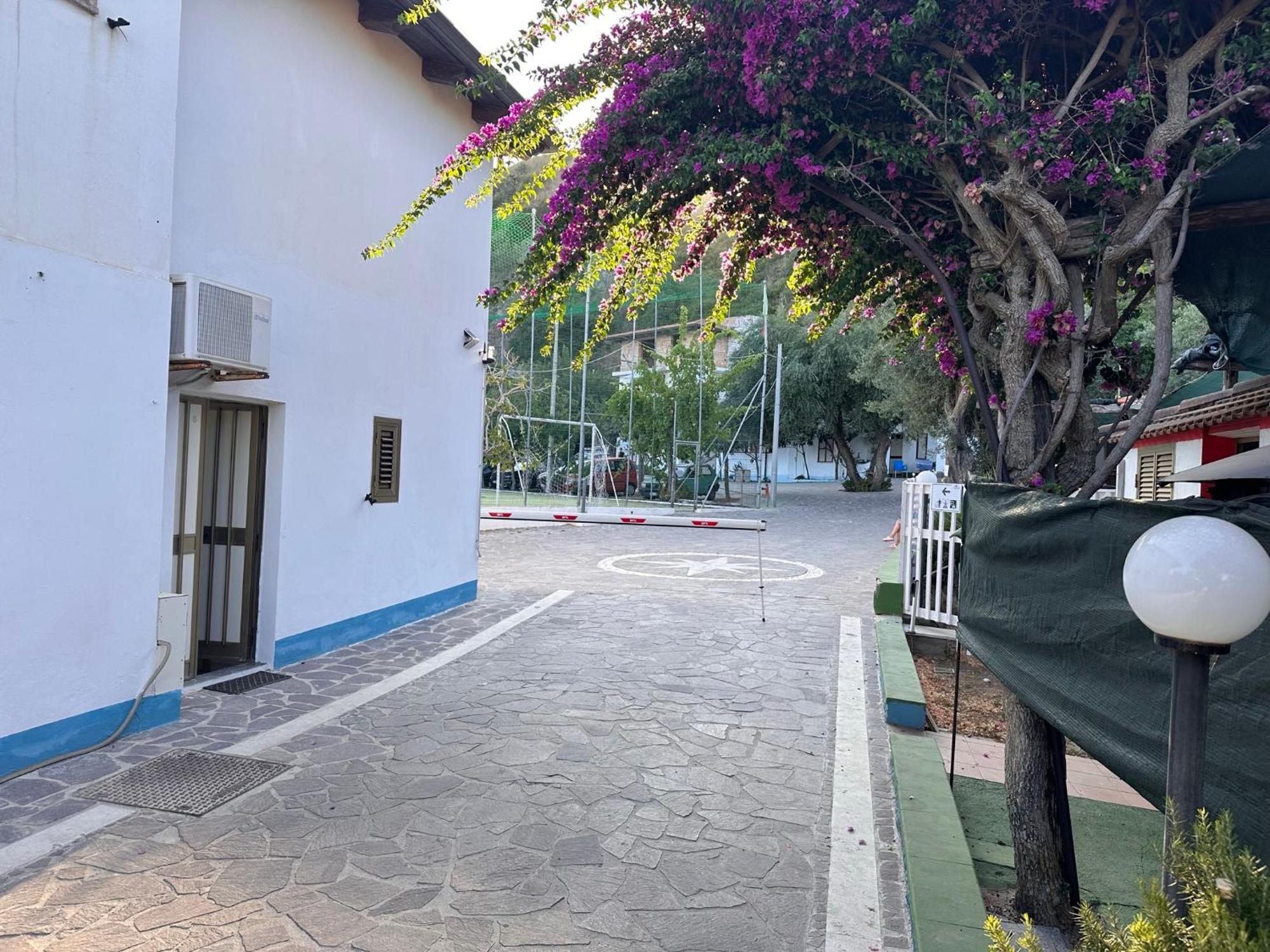 Villaggio Camping La Scogliera Ricadi Exteriér fotografie